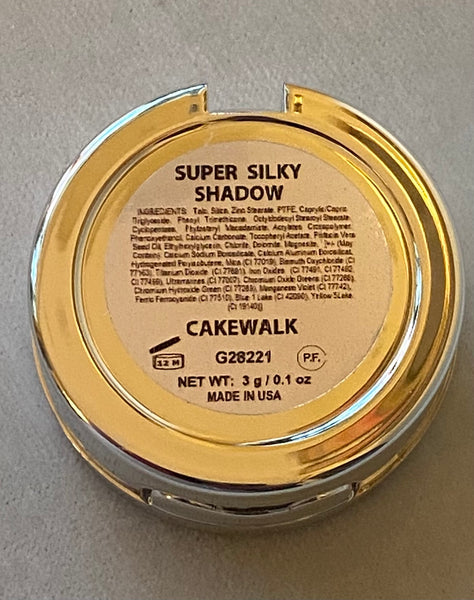 Cakewalk Super Silky Eyeshadow ~ Matte