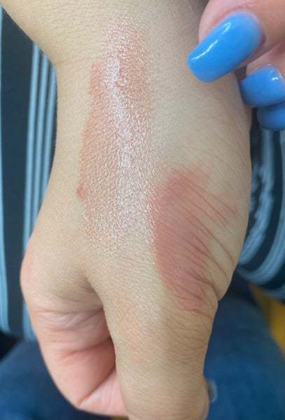 XOXO Liquid Lips ~ a sheer light pink gloss.