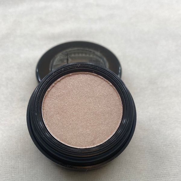 Ultra Pearl Eyeshadow Singles