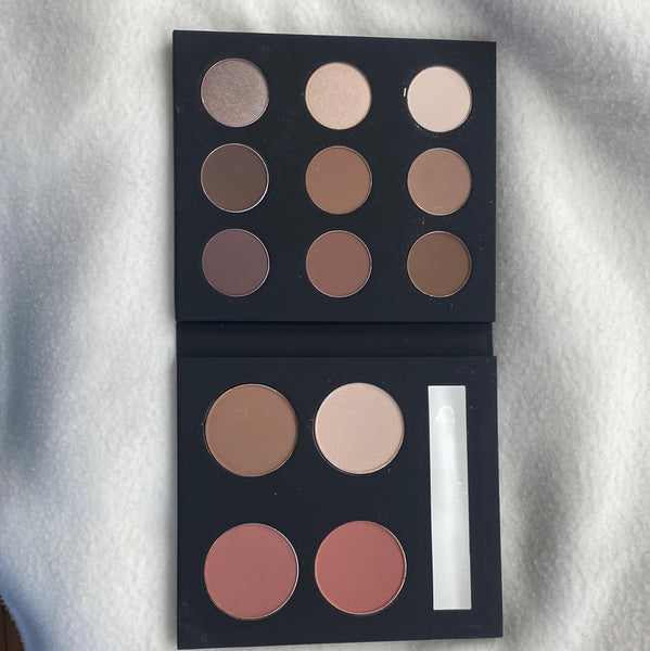 Facebook Makeup Kit: The NUDE BOOK
