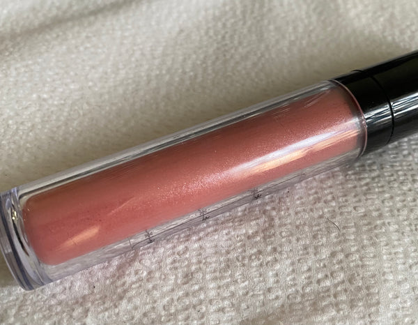 Dainty Plumping Lip Gloss