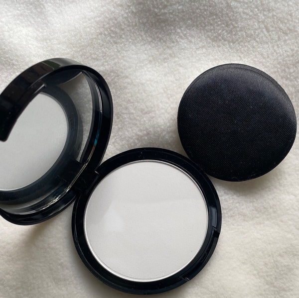 Invisible Blotting Powder Compact with Puff