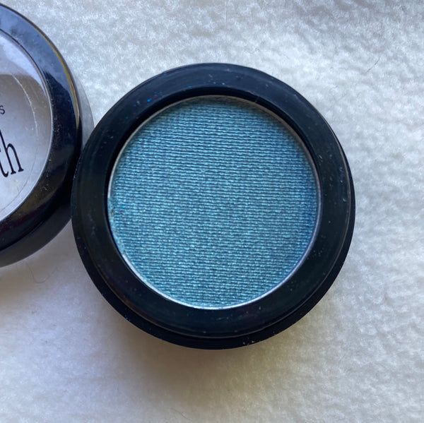 Ultra Pearl Eyeshadow Singles