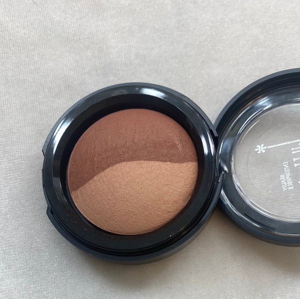 Mona Lisa's Baked Mineral Eyeshadow Duo ~ Matte Nude ~ Matte Brown