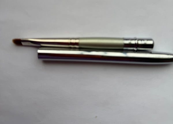NEW: Silver Handle Deluxe Covered Lip Brush