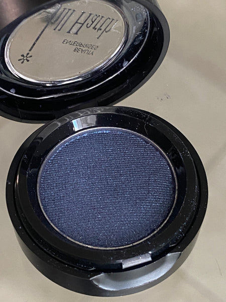 ROYALTY Eye Shadow Compact