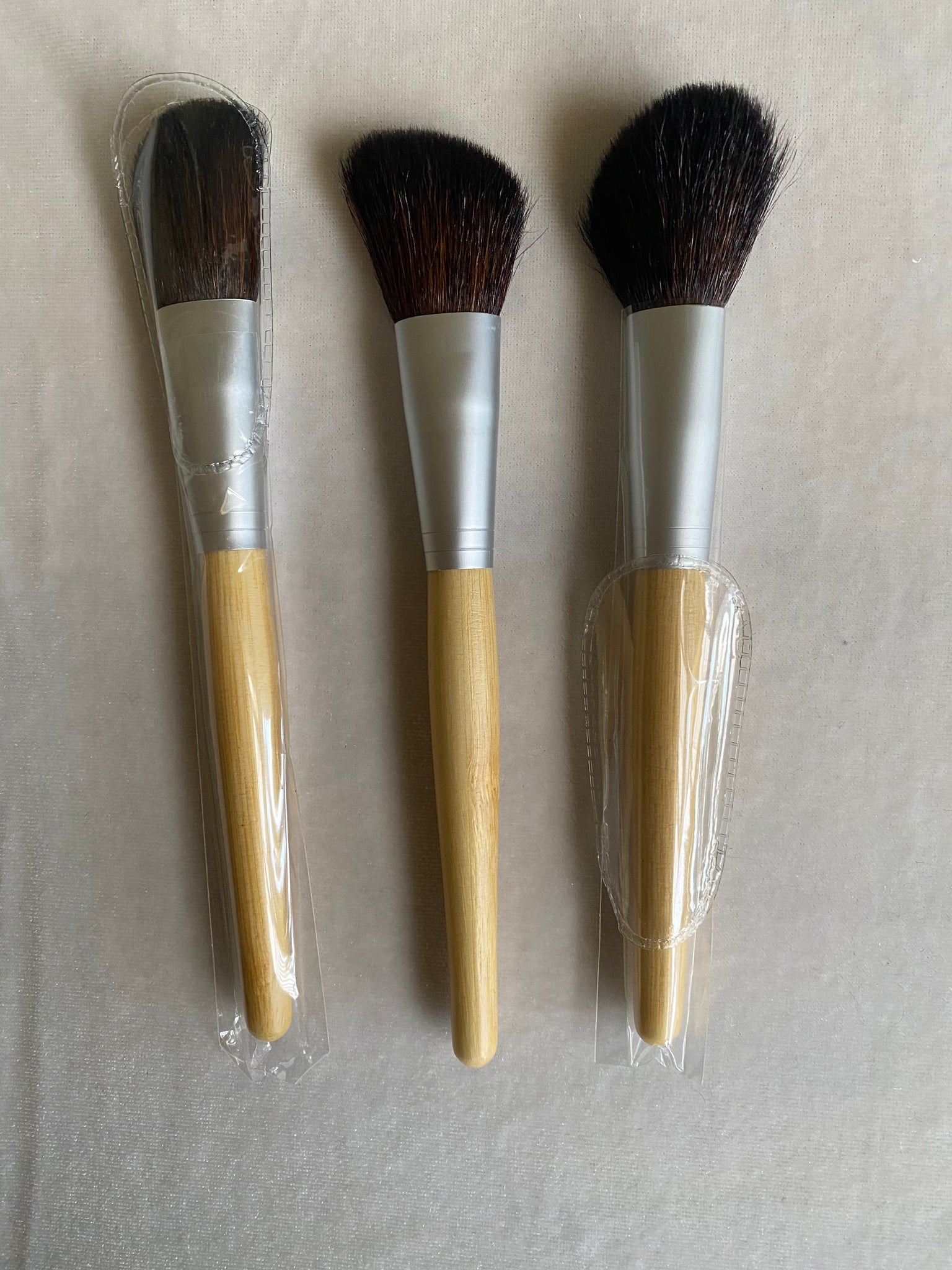 Angle Blush Brush with Natural Wood Handle